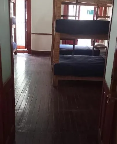 Hostal T M